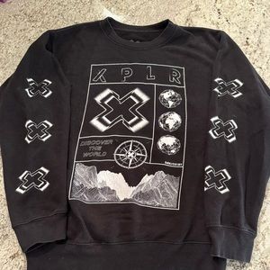 Sam & Colby black Crewneck sweatshirt (S)